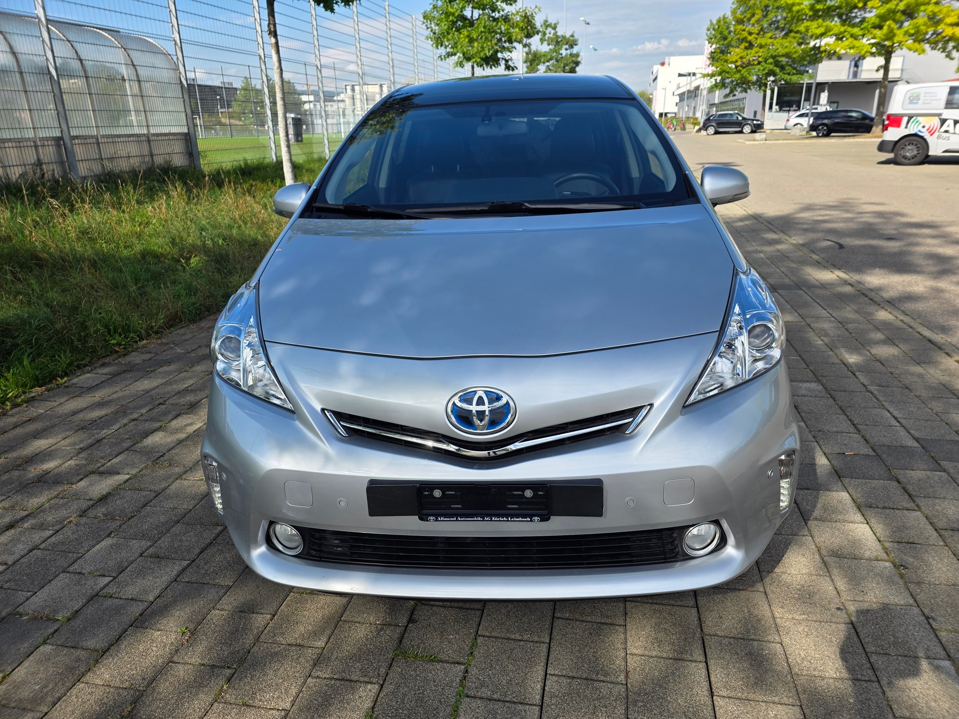 TOYOTA Prius+ 1.8 VVT-i HSD Sol-image-2