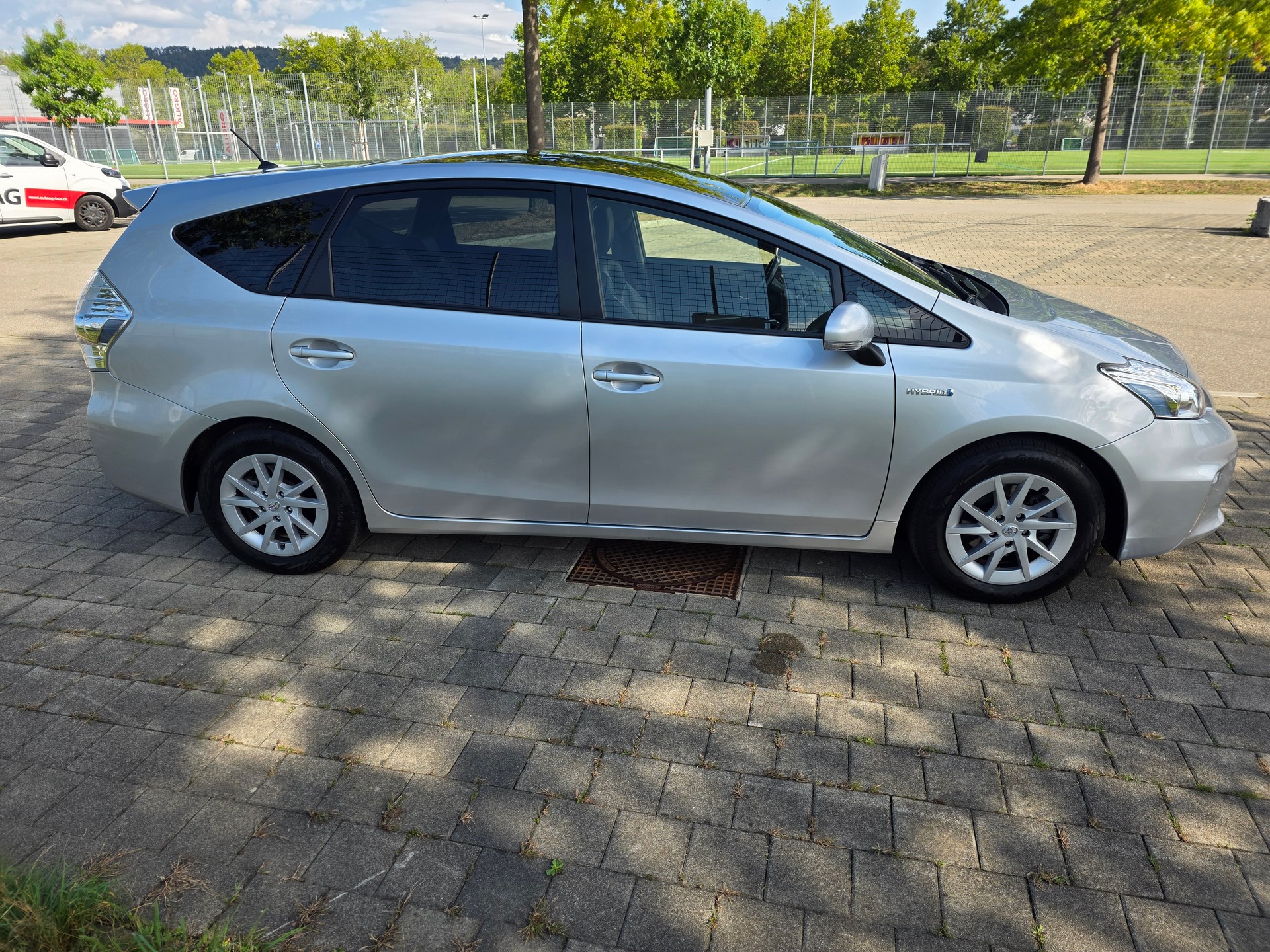TOYOTA Prius+ 1.8 VVT-i HSD Sol-image-3