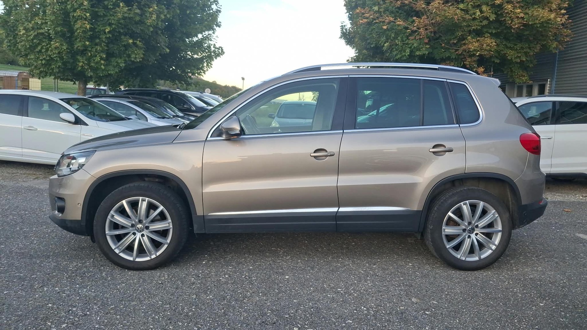VW Tiguan 2.0 TDI BlueMotion Trend&Fun 4Motion DSG-image-11