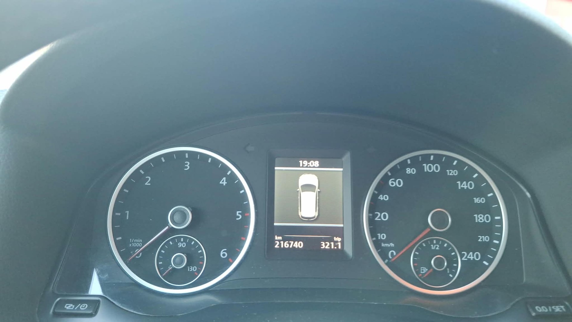 VW Tiguan 2.0 TDI BlueMotion Trend&Fun 4Motion DSG-image-6