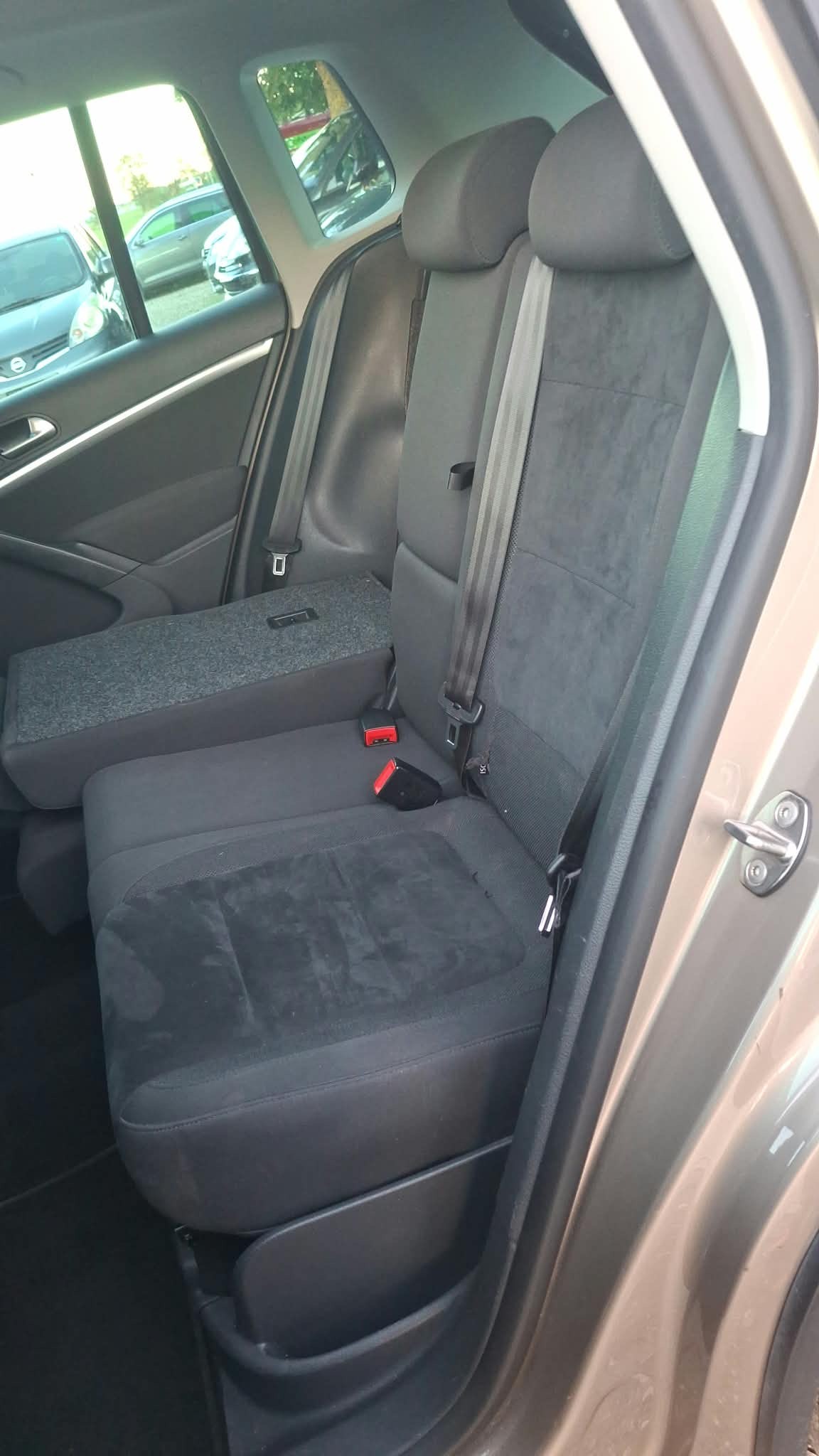 VW Tiguan 2.0 TDI BlueMotion Trend&Fun 4Motion DSG-image-3
