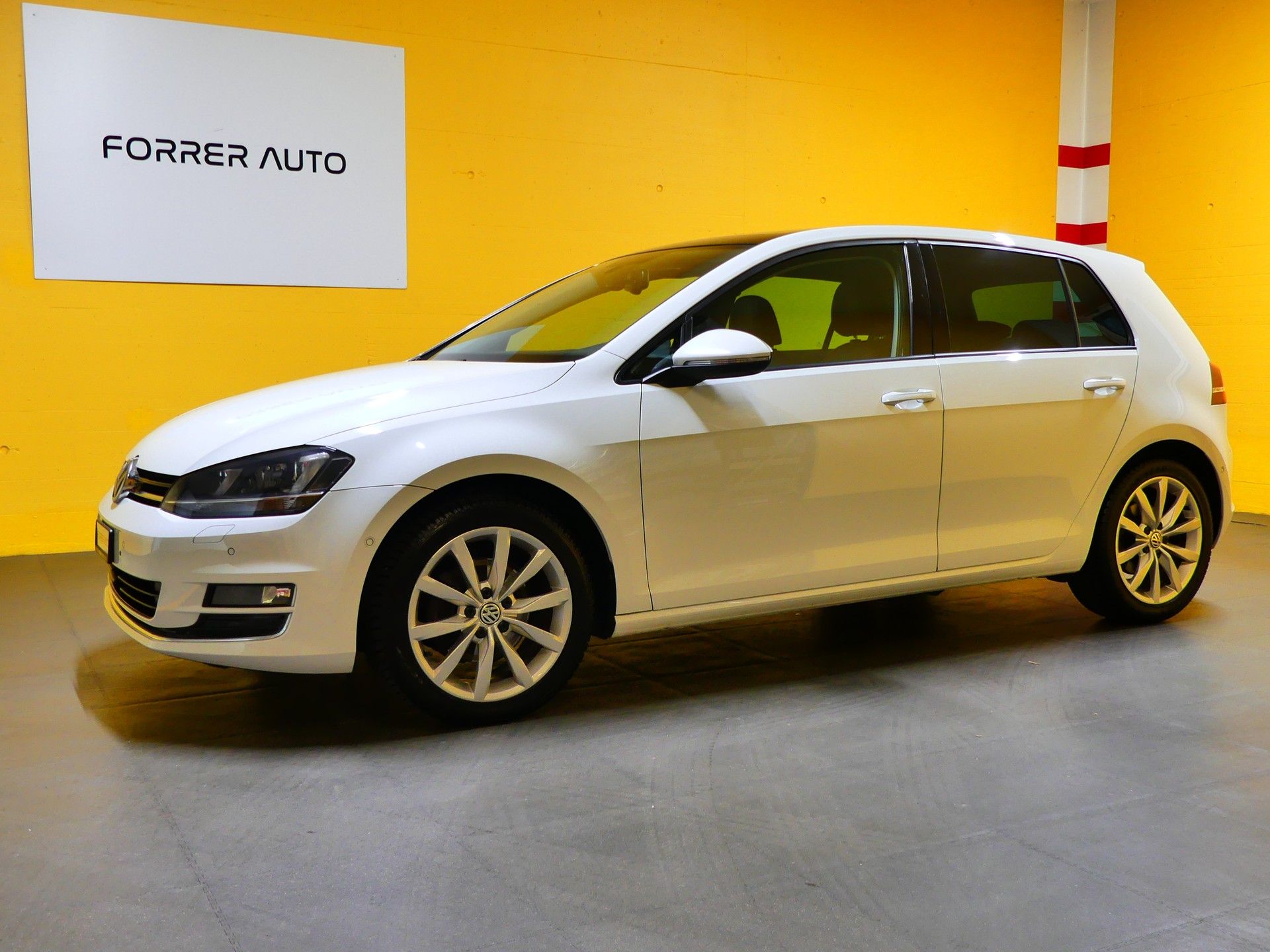 VW Golf 2.0 TDI Highline 4Motion-image-0