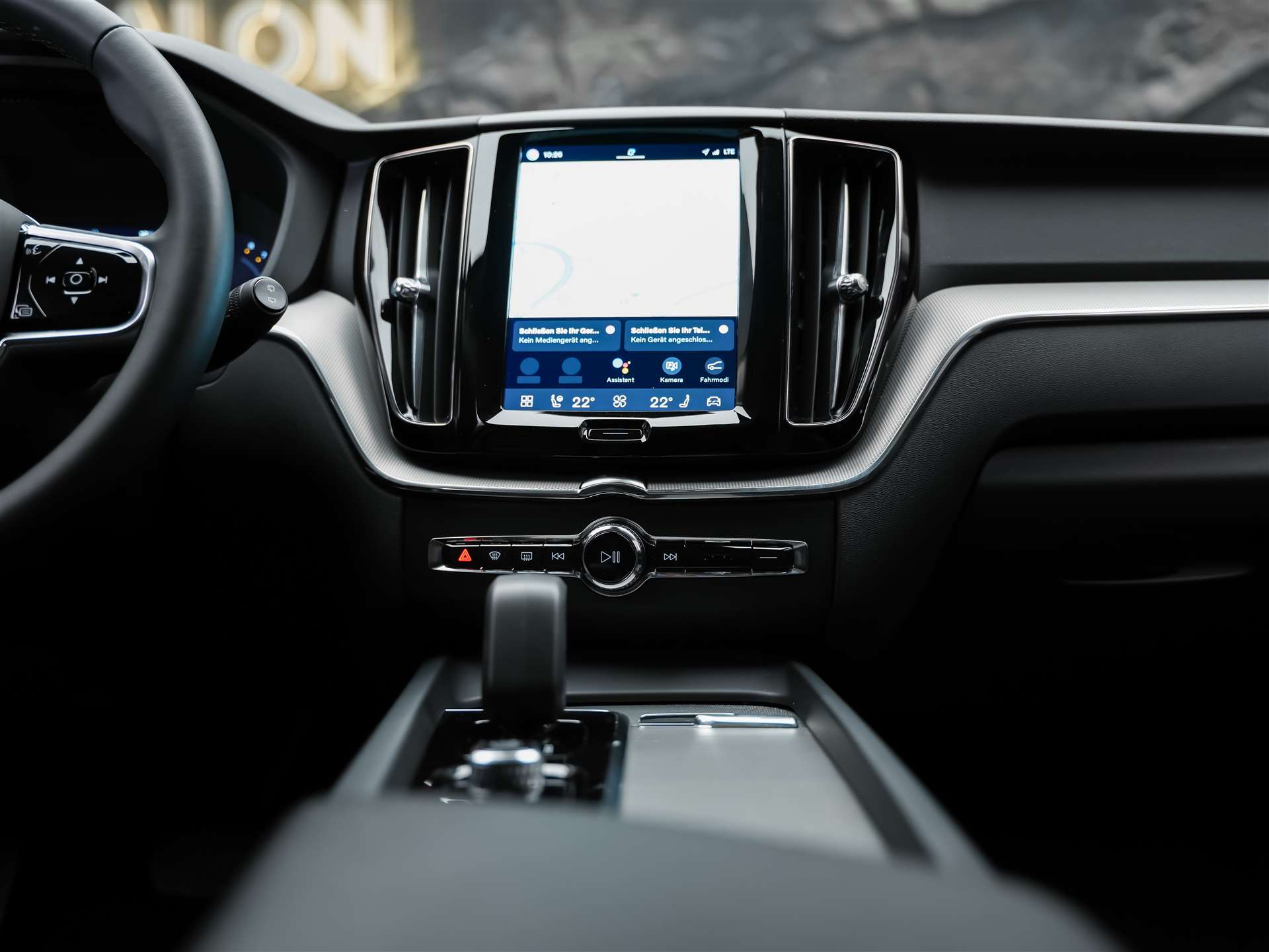 VOLVO XC60 B4 Benzin Mild Hybrid Core Geartronic *Panorama*Lenkradheizung*Harman/Kardon*-image-21
