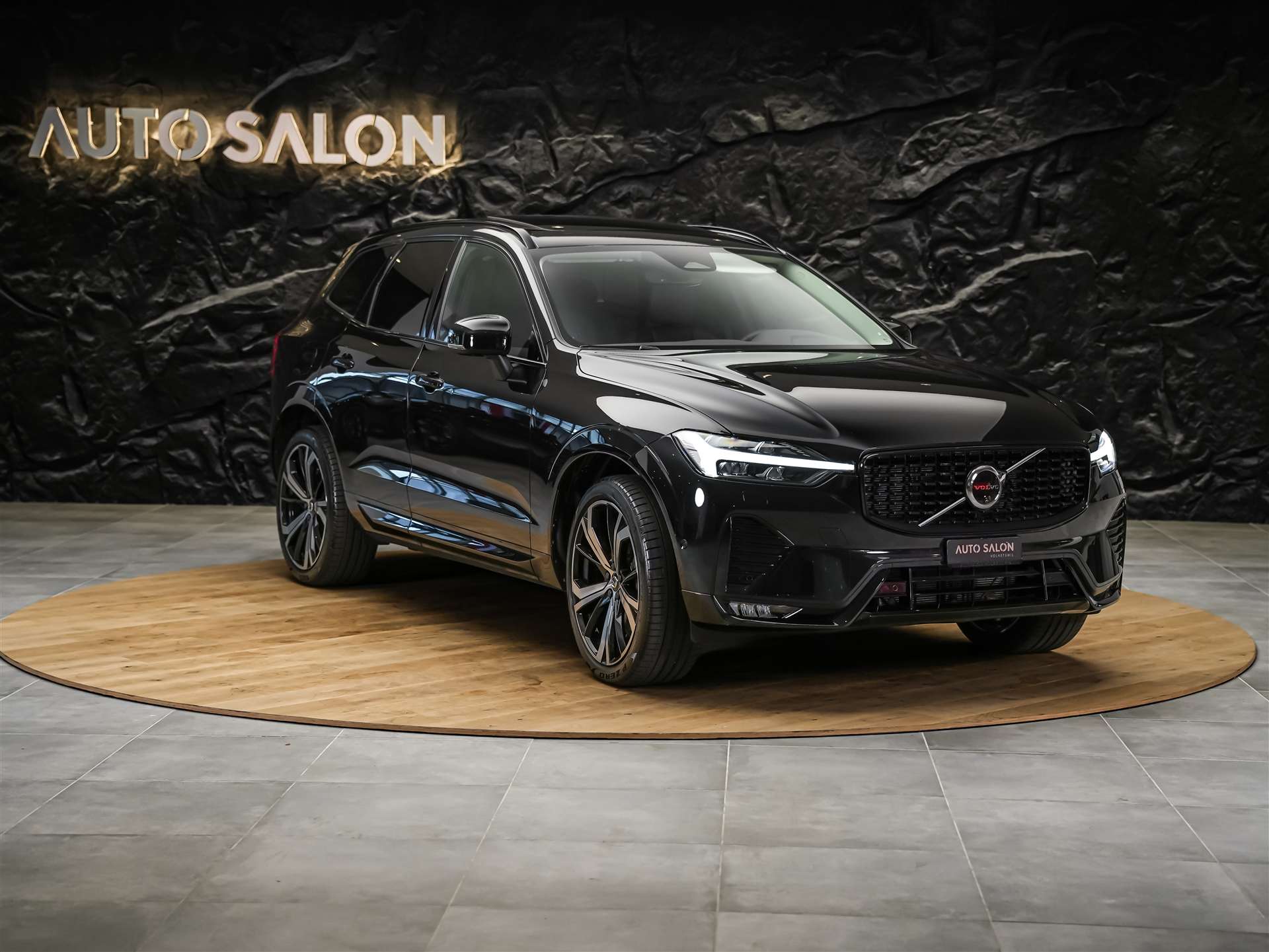 VOLVO XC60 B4 Benzin Mild Hybrid Core Geartronic *Panorama*Lenkradheizung*Harman/Kardon*-image-5