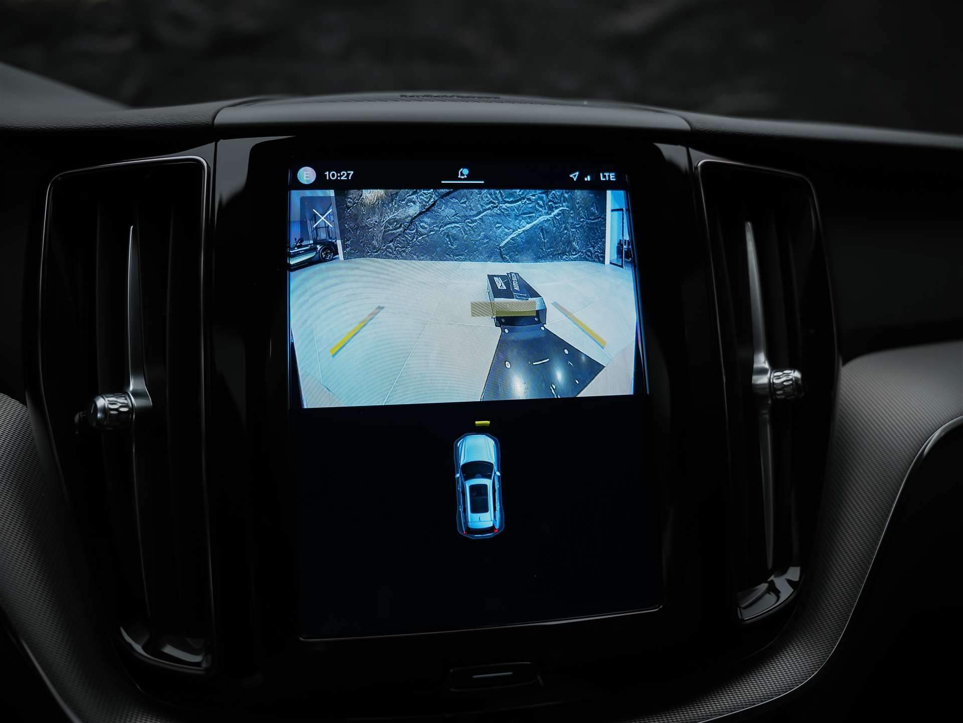 VOLVO XC60 B4 Benzin Mild Hybrid Core Geartronic *Panorama*Lenkradheizung*Harman/Kardon*-image-41