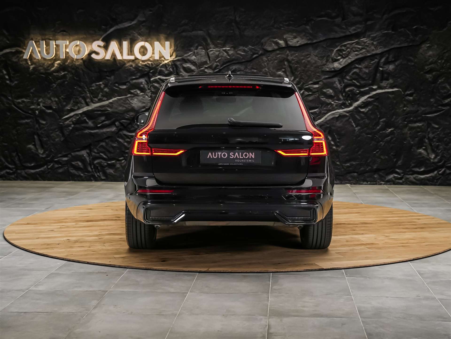 VOLVO XC60 B4 Benzin Mild Hybrid Core Geartronic *Panorama*Lenkradheizung*Harman/Kardon*-image-3