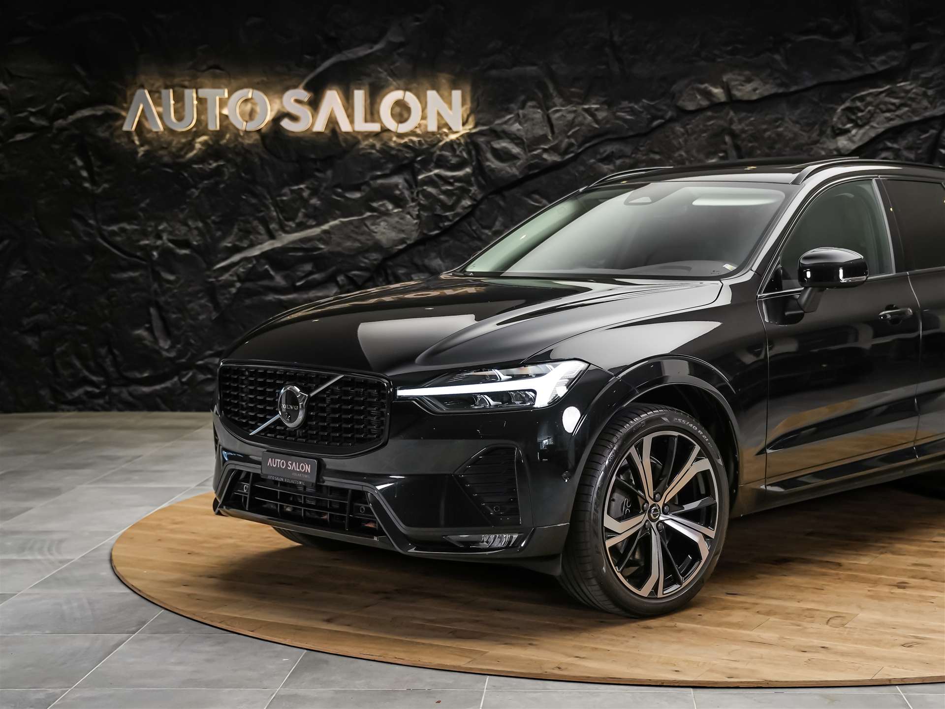 VOLVO XC60 B4 Benzin Mild Hybrid Core Geartronic *Panorama*Lenkradheizung*Harman/Kardon*-image-16