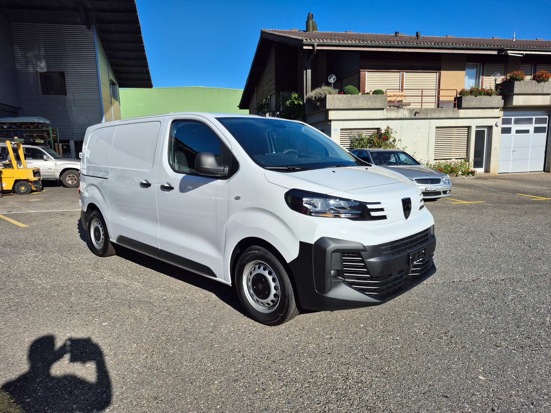 PEUGEOT Expert 1.5 BlueHDi 120 S&S Standard-image-2