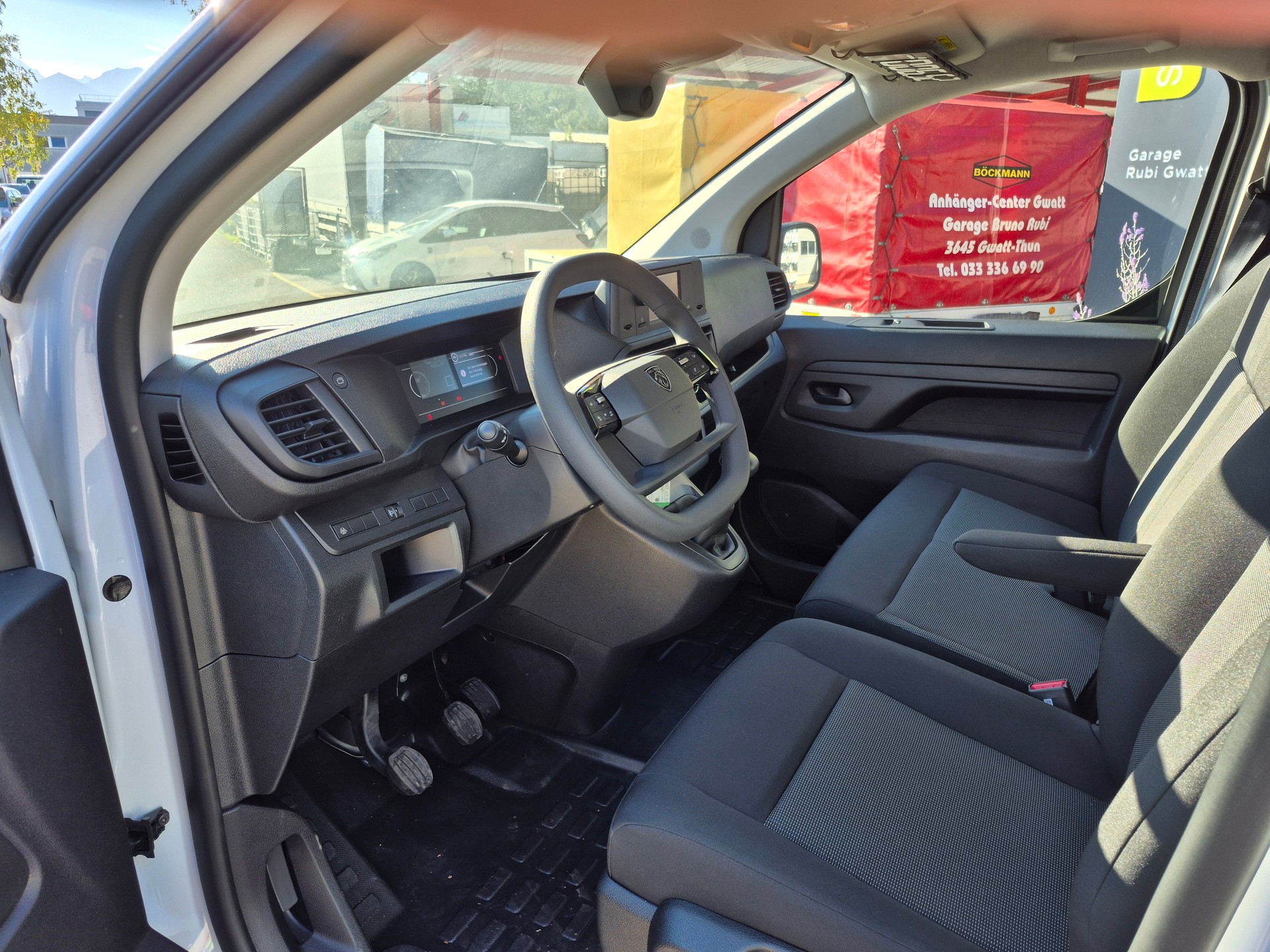 PEUGEOT Expert 1.5 BlueHDi 120 S&S Standard-image-14