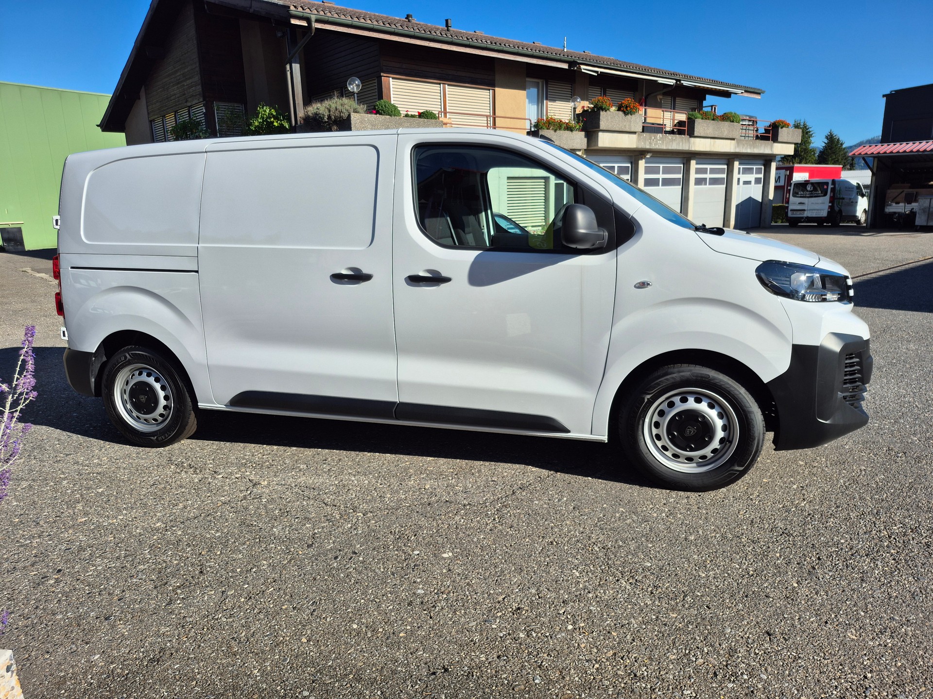 PEUGEOT Expert 1.5 BlueHDi 120 S&S Standard-image-3