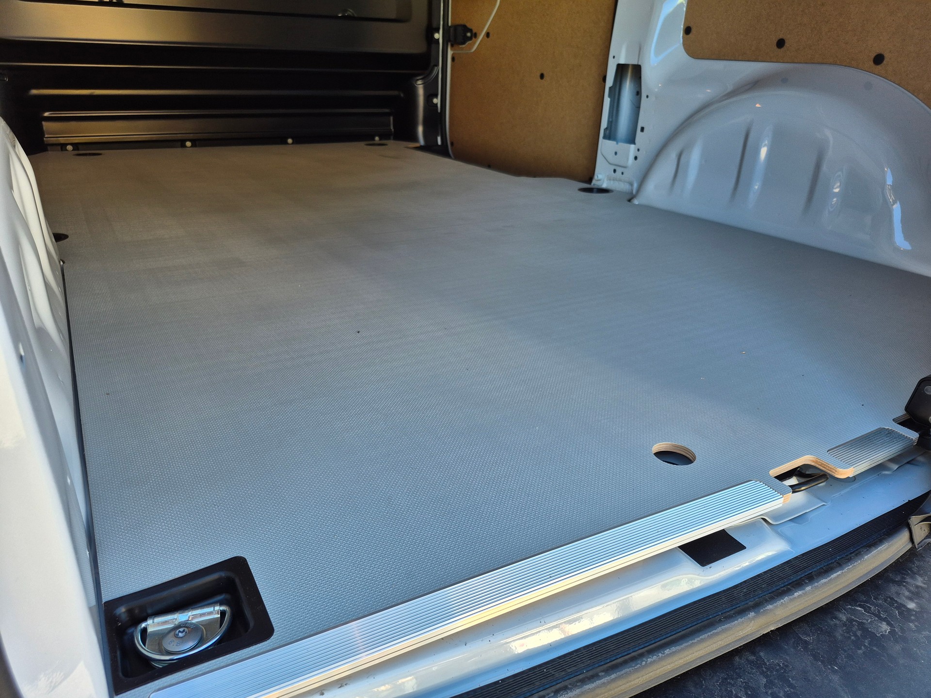 PEUGEOT Expert 1.5 BlueHDi 120 S&S Standard-image-11