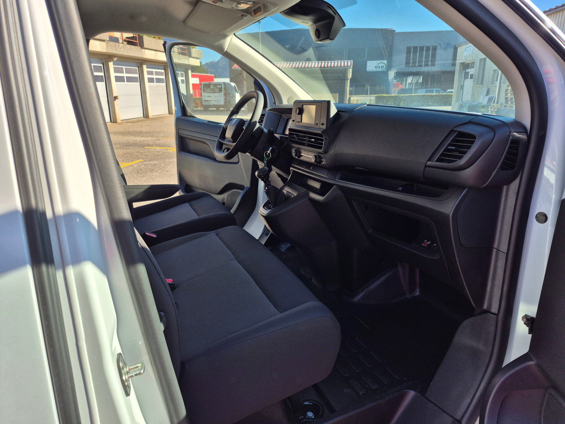 PEUGEOT Expert 1.5 BlueHDi 120 S&S Standard-image-15