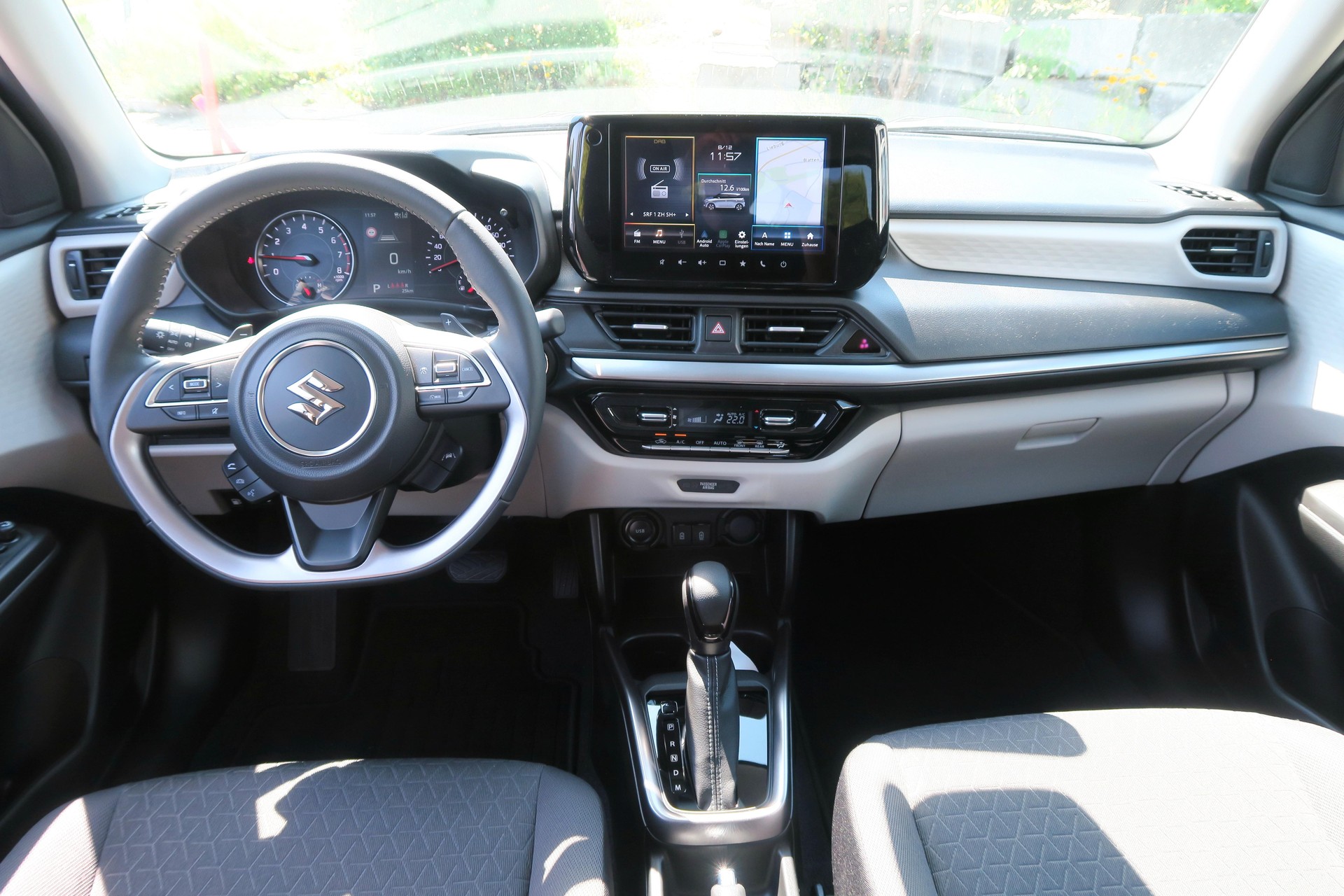 SUZUKI Swift 1.2 Compact Top Hybrid-image-4