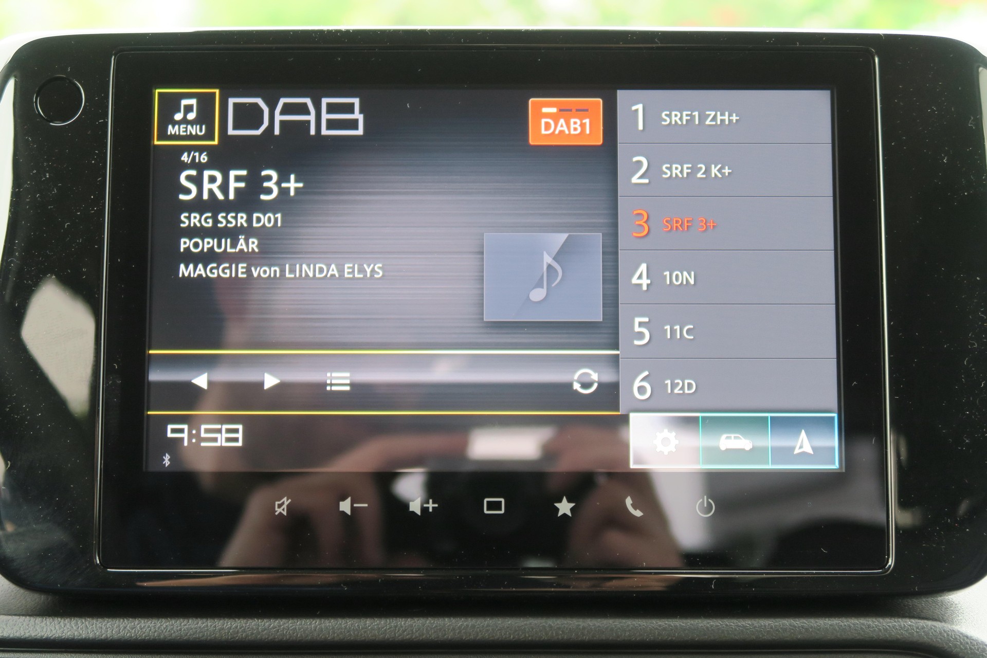 SUZUKI Swift 1.2 Compact Top Hybrid-image-7