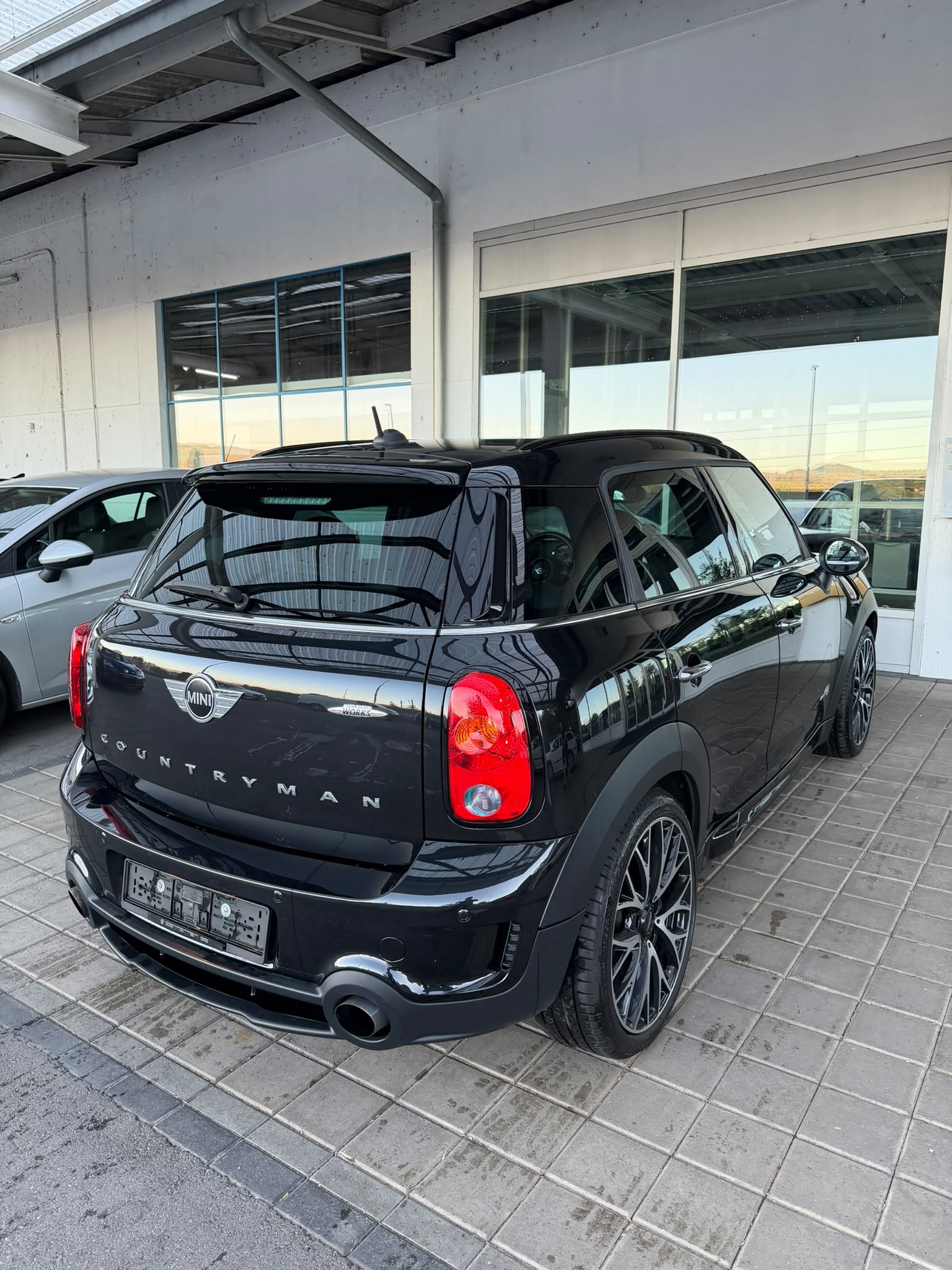 MINI Countryman John Cooper Works ALL4 Steptronic-image-5