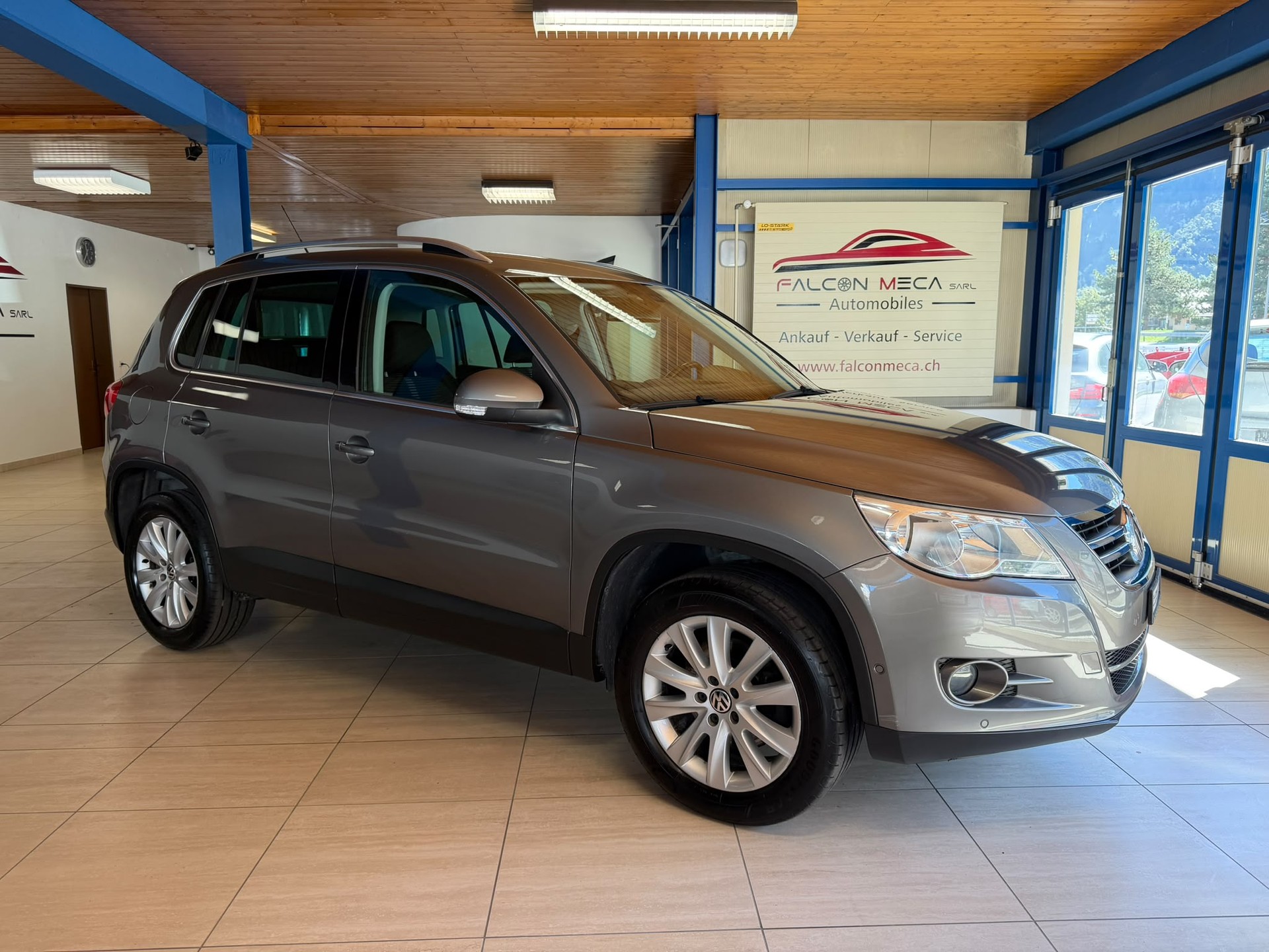 VW Tiguan 2.0 TSI Track&Field Tiptronic-image-1