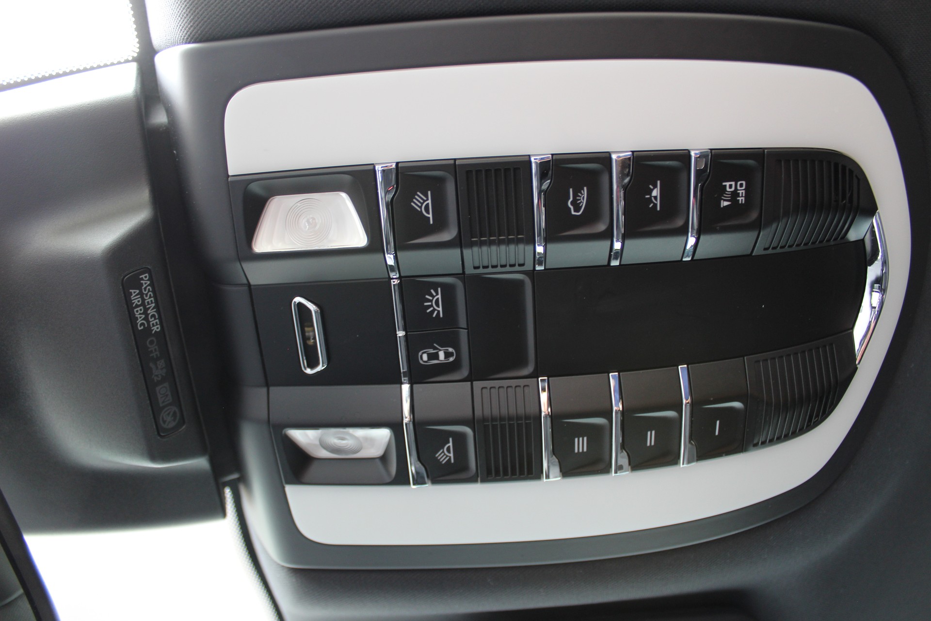 PORSCHE Macan S Diesel PDK-image-17