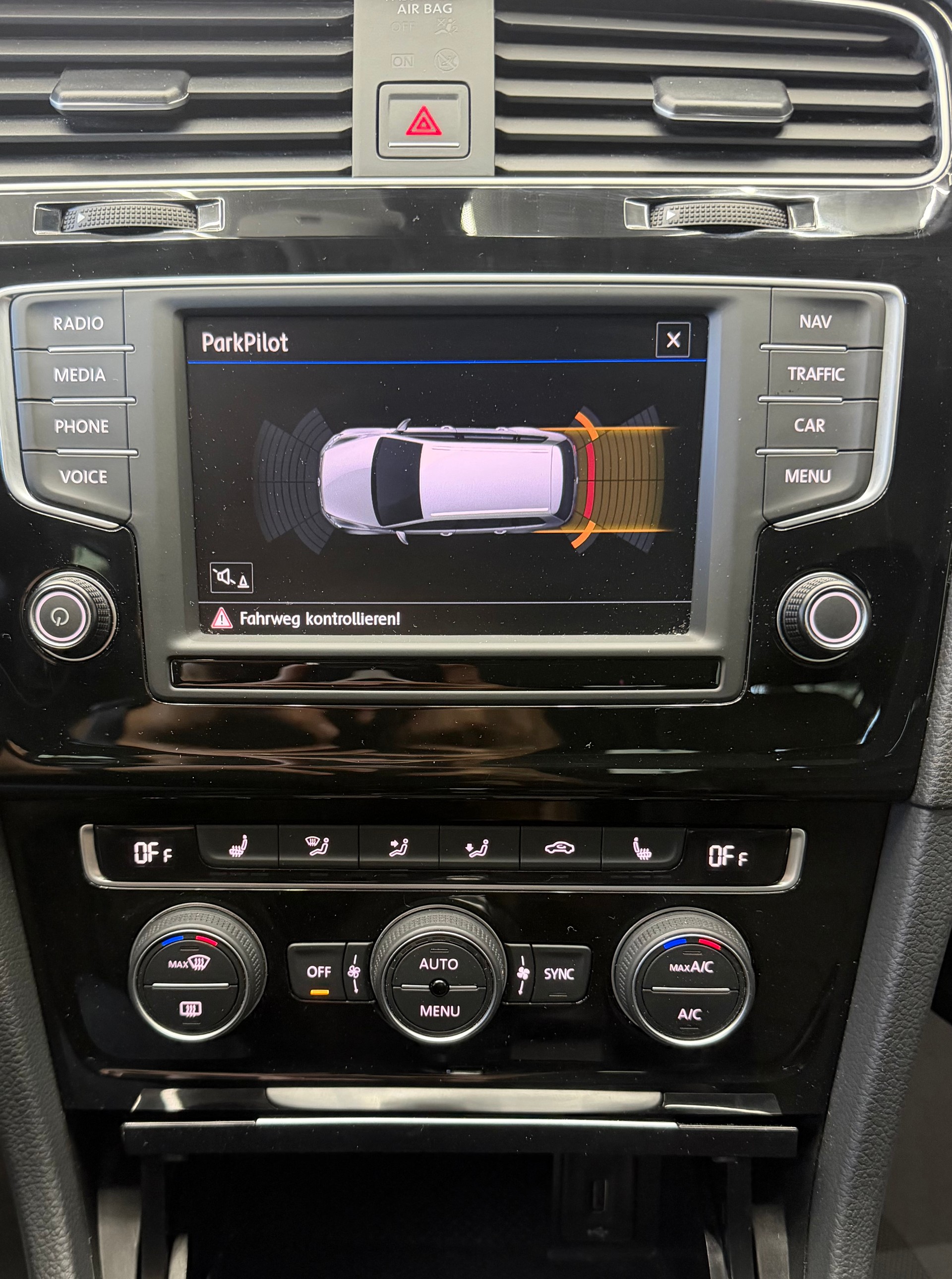 VW Golf Variant 1.4 TSI Comfortline DSG-image-7