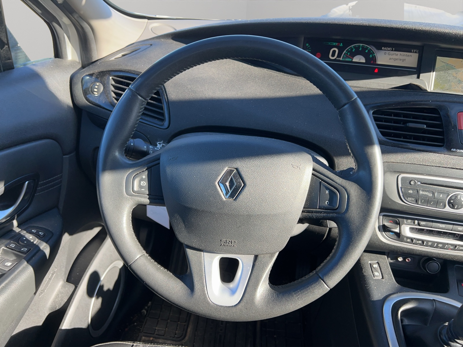 RENAULT Grand Scénic 1.6 dCi Dynamique-image-17