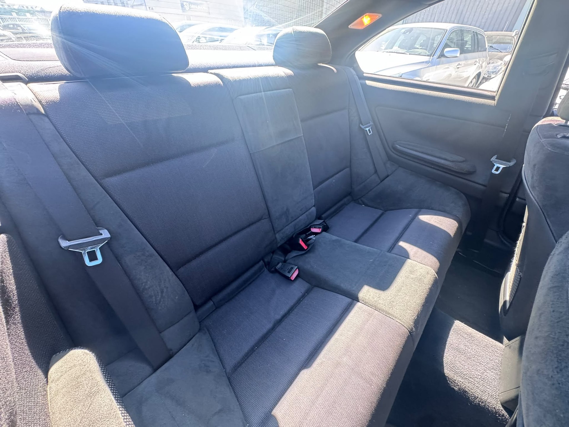 BMW 318Ci Coupé-image-9