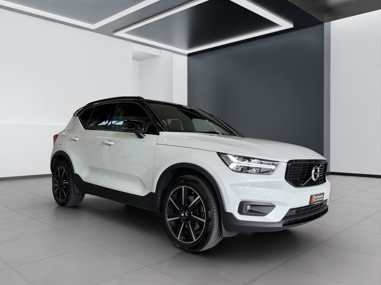 VOLVO XC40 D4 AWD R-Design Geartronic-image-6