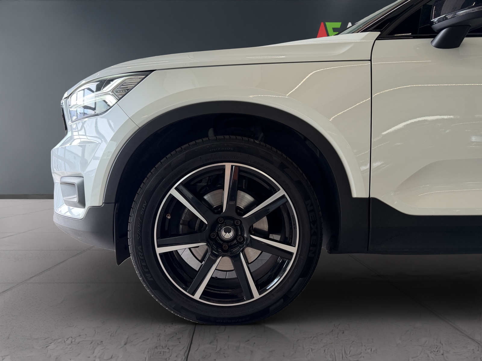 VOLVO XC40 D4 AWD R-Design Geartronic-image-10