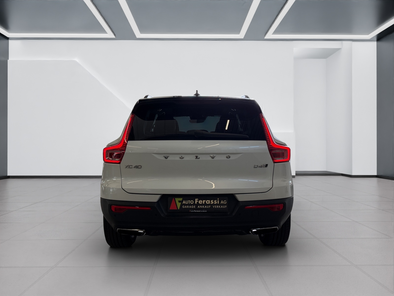 VOLVO XC40 D4 AWD R-Design Geartronic-image-4