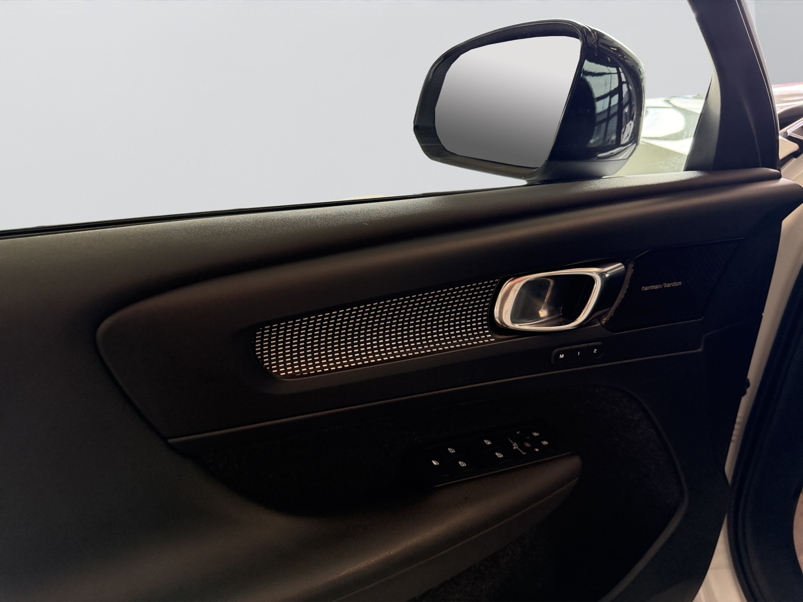 VOLVO XC40 D4 AWD R-Design Geartronic-image-29