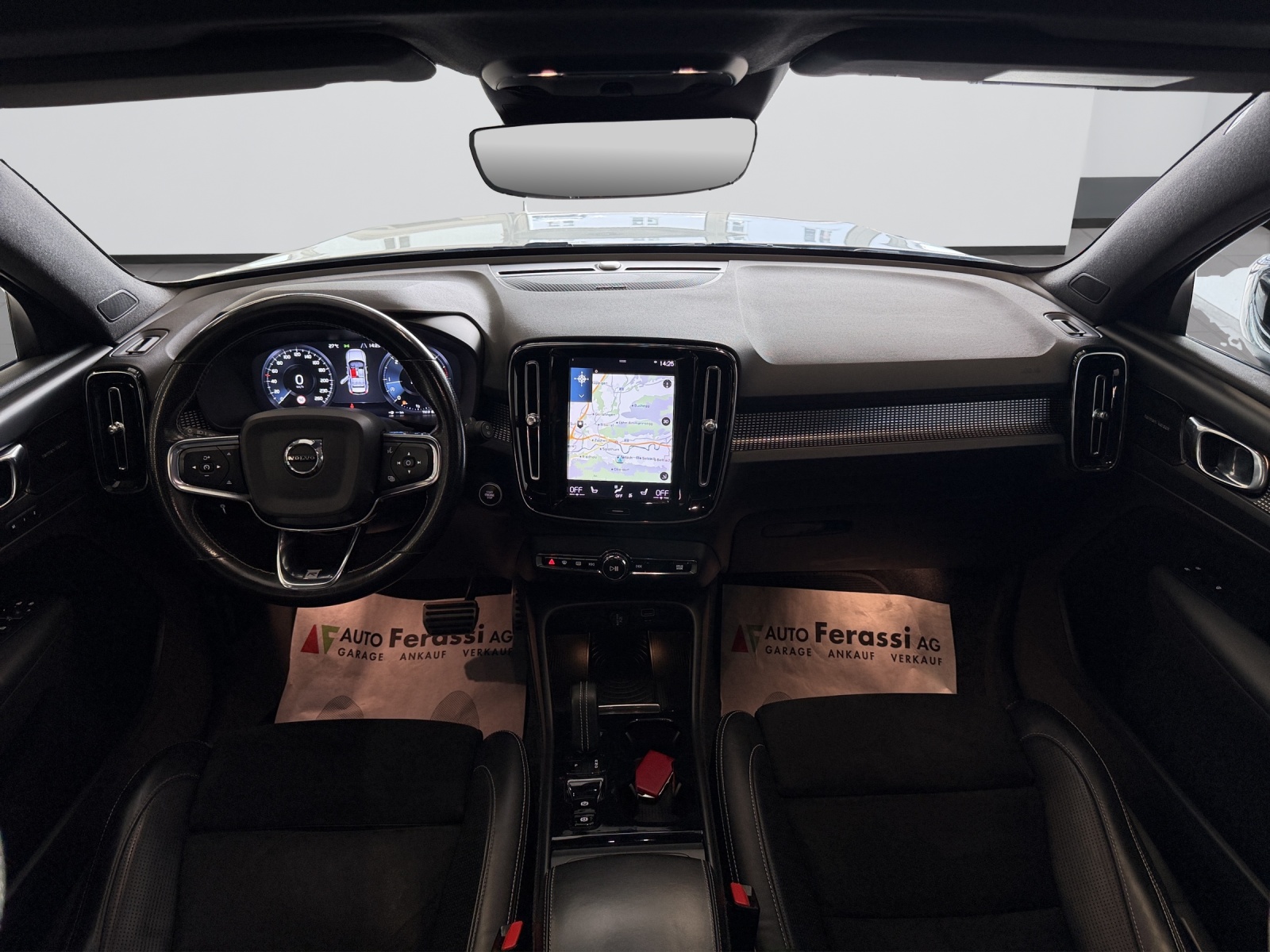 VOLVO XC40 D4 AWD R-Design Geartronic-image-11