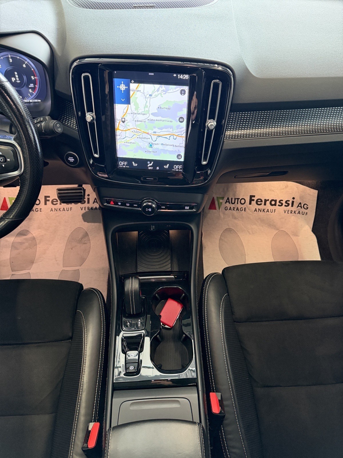 VOLVO XC40 D4 AWD R-Design Geartronic-image-15