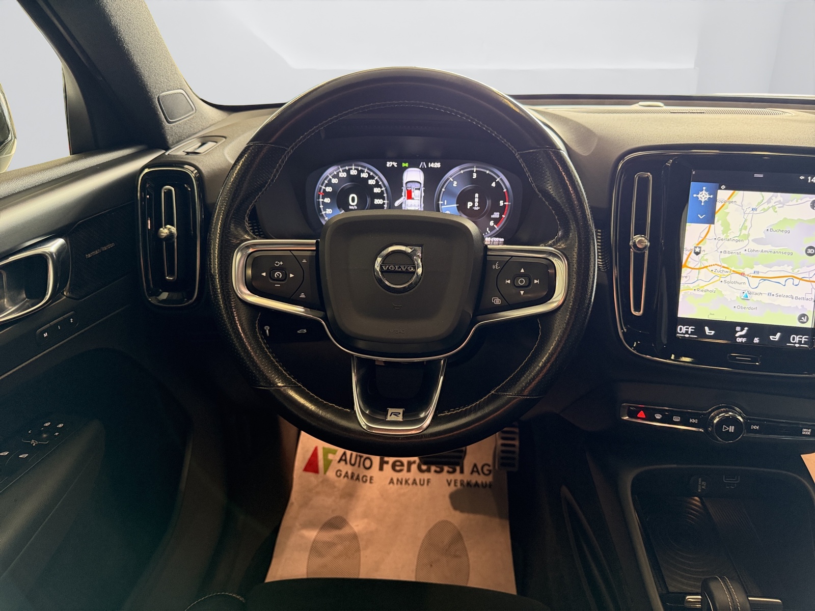 VOLVO XC40 D4 AWD R-Design Geartronic-image-14