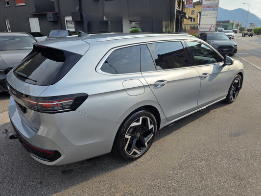 VW Passat 2.0 TDI R-Line 4M-image-6
