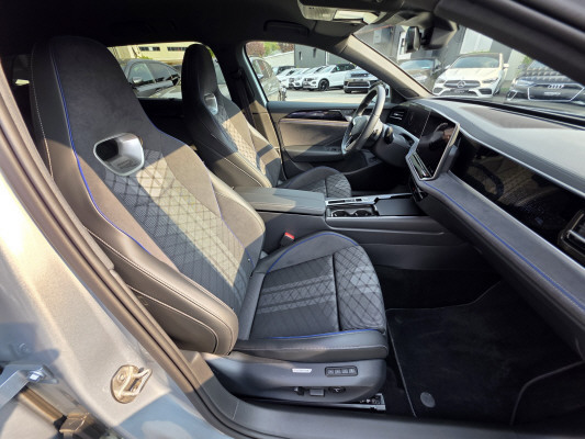 VW Passat 2.0 TDI R-Line 4M-image-12
