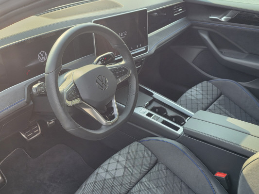 VW Passat 2.0 TDI R-Line 4M-image-9