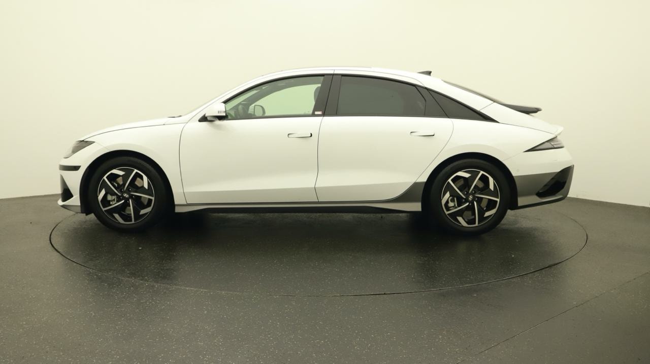 HYUNDAI Ioniq 6 77kWh Launch Edition 2WD-showroom-element-1