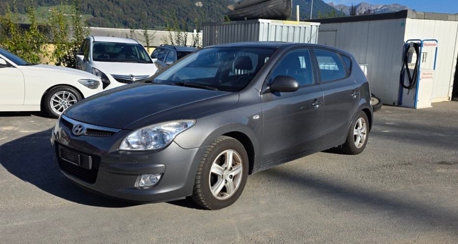 HYUNDAI i30 1.6 CRDi Style-image-1