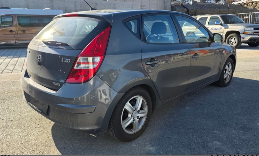 HYUNDAI i30 1.6 CRDi Style-image-5