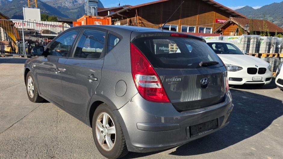 HYUNDAI i30 1.6 CRDi Style-image-3