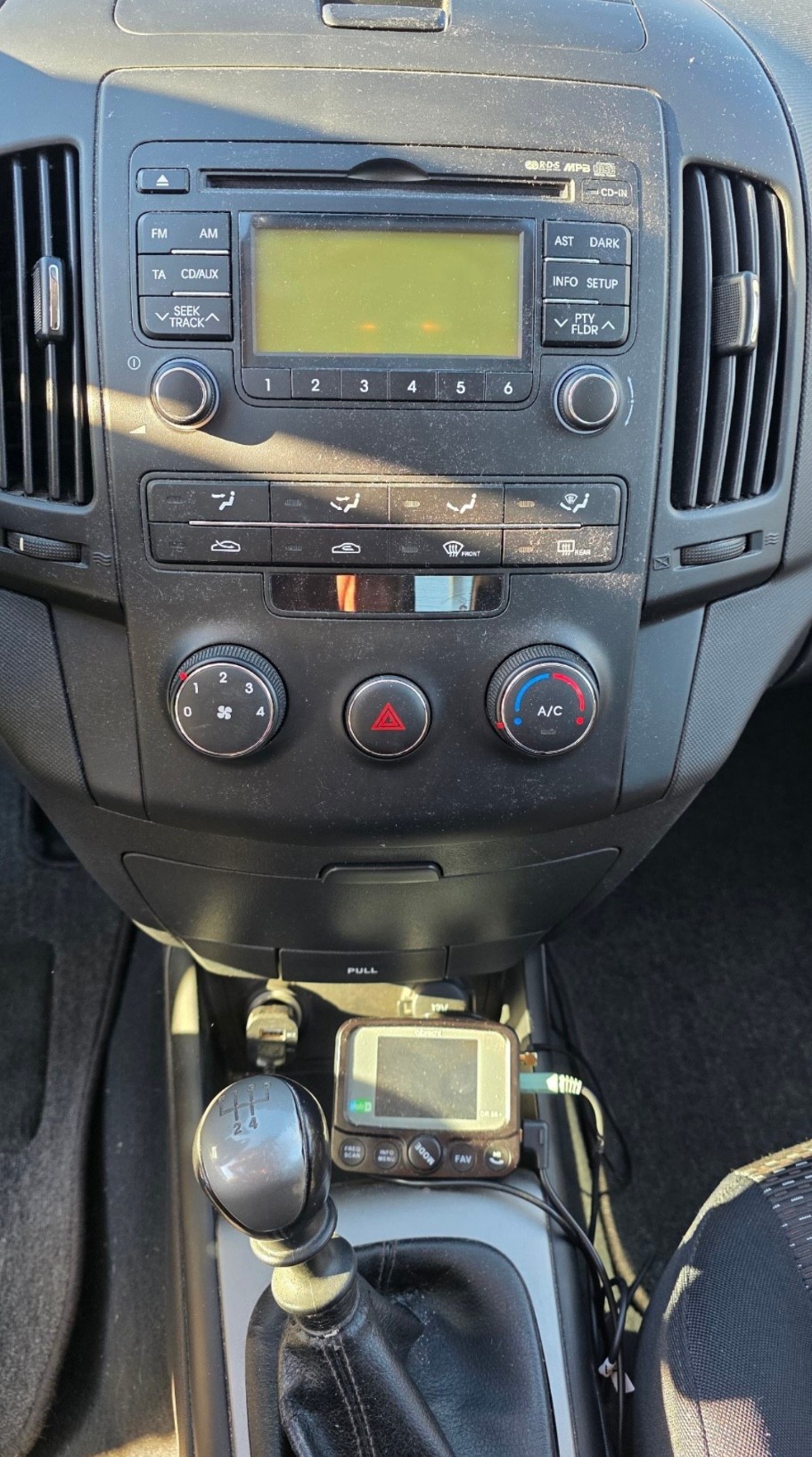 HYUNDAI i30 1.6 CRDi Style-image-9