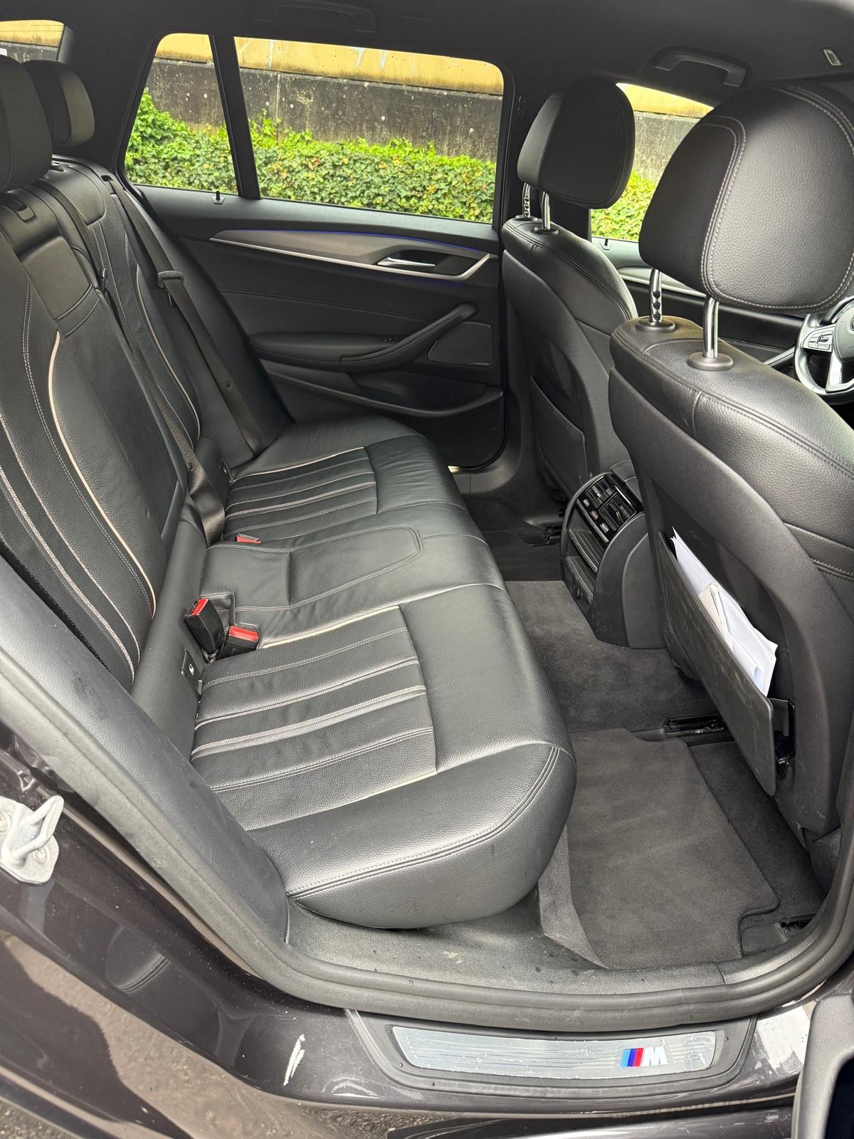 BMW 520d xDrive-image-1