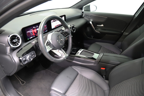 MERCEDES-BENZ A 200 7G-DCT-image-7