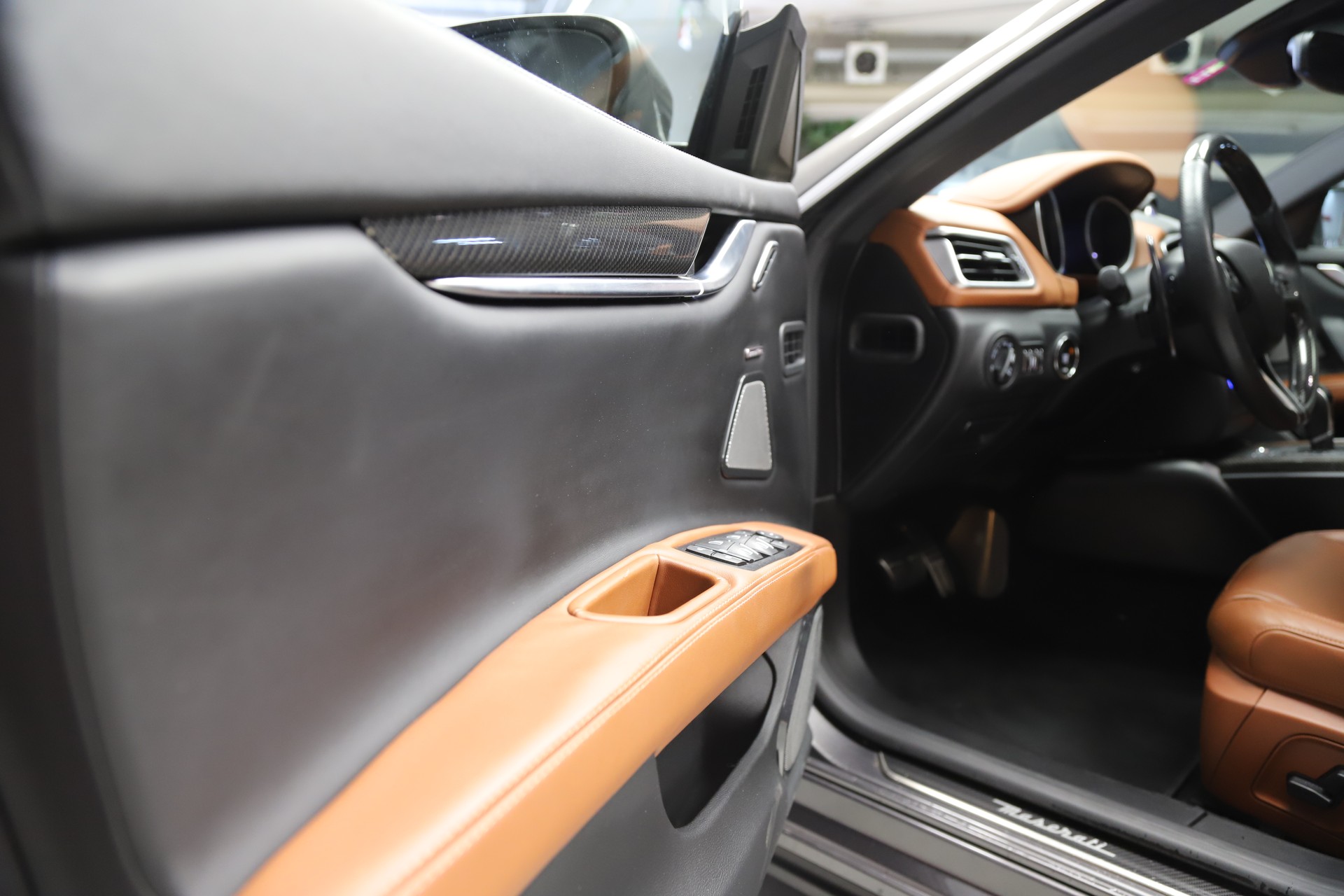 MASERATI Ghibli S Q4 3.0 V6 Automatica-image-9