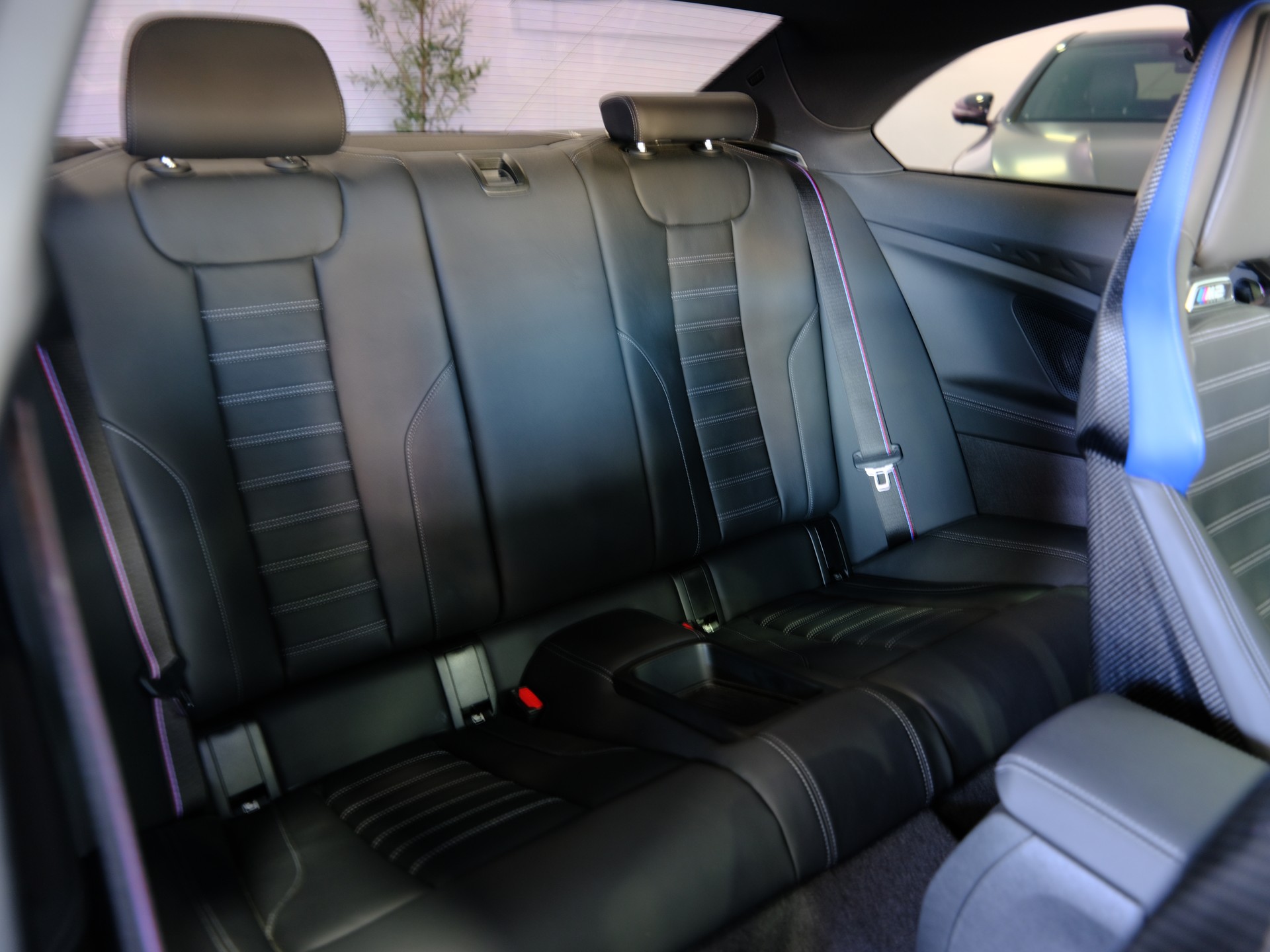 BMW M2 *Handschaltung* *Schalensitze*-image-25