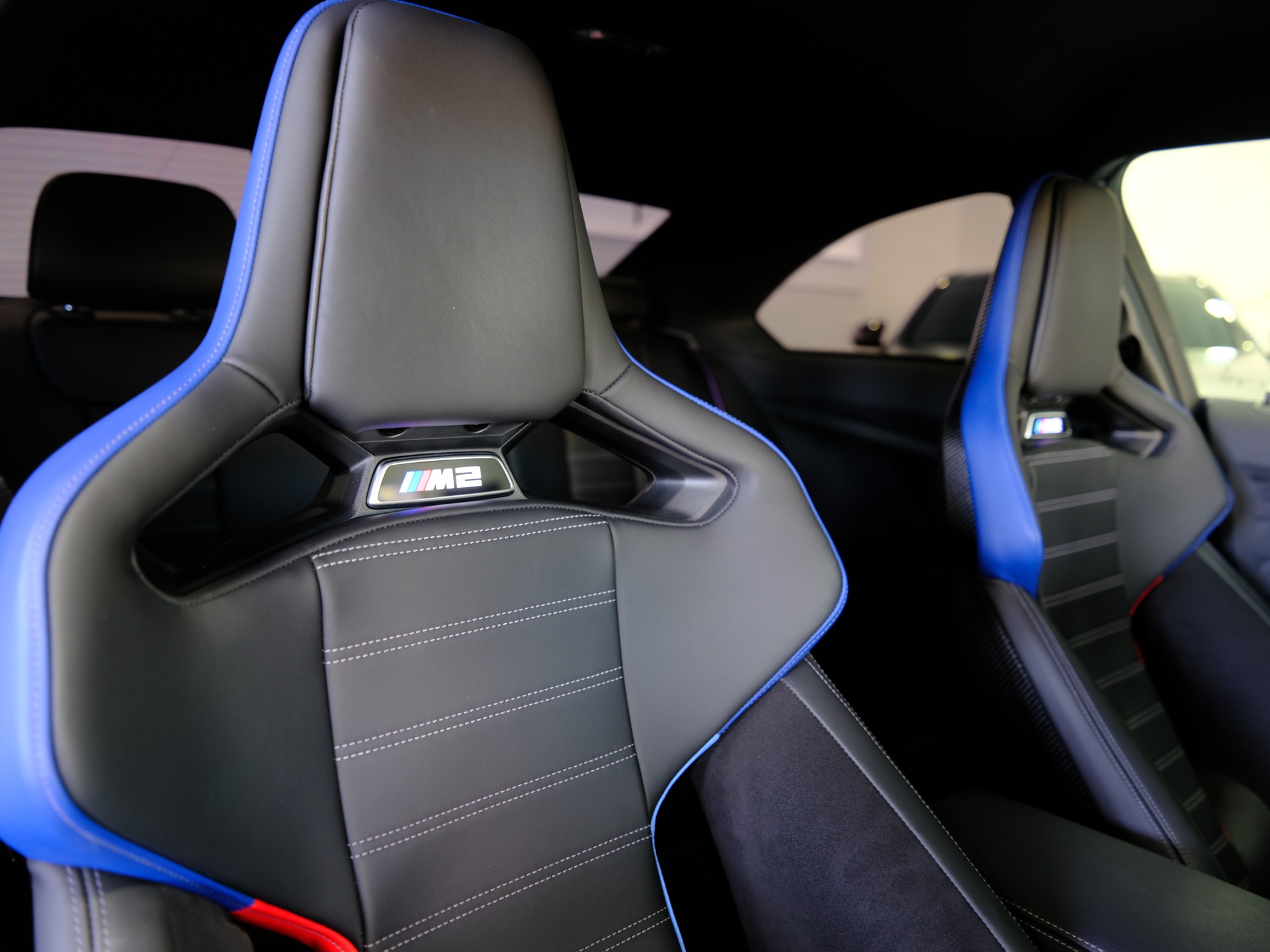 BMW M2 *Handschaltung* *Schalensitze*-image-23