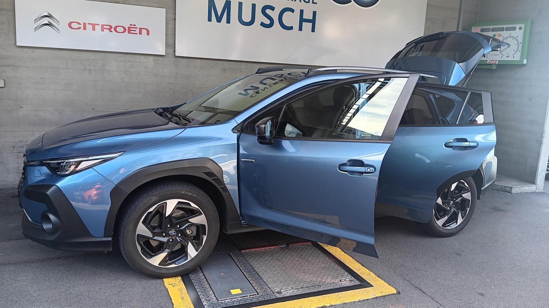 SUBARU Crosstrek 2.0 e-Boxer Luxury AWD Lineartronic-image-6