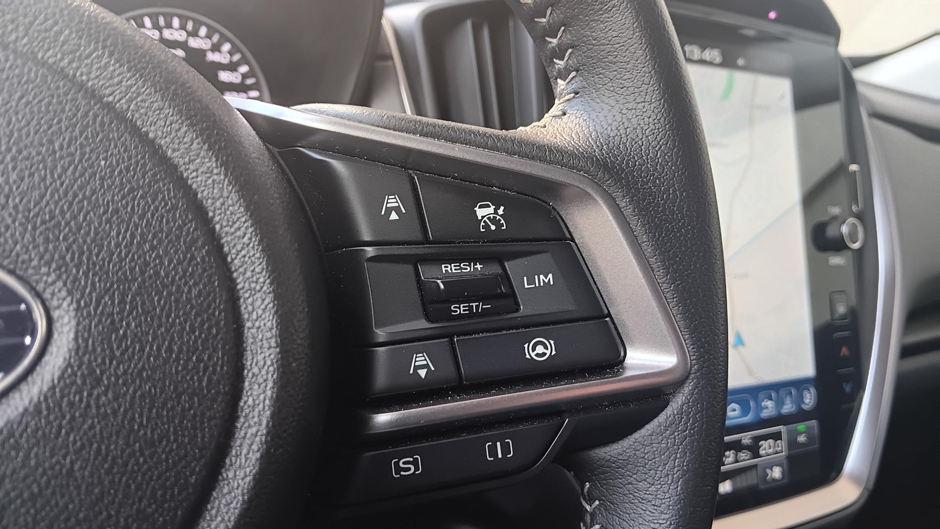SUBARU Crosstrek 2.0 e-Boxer Luxury AWD Lineartronic-image-13