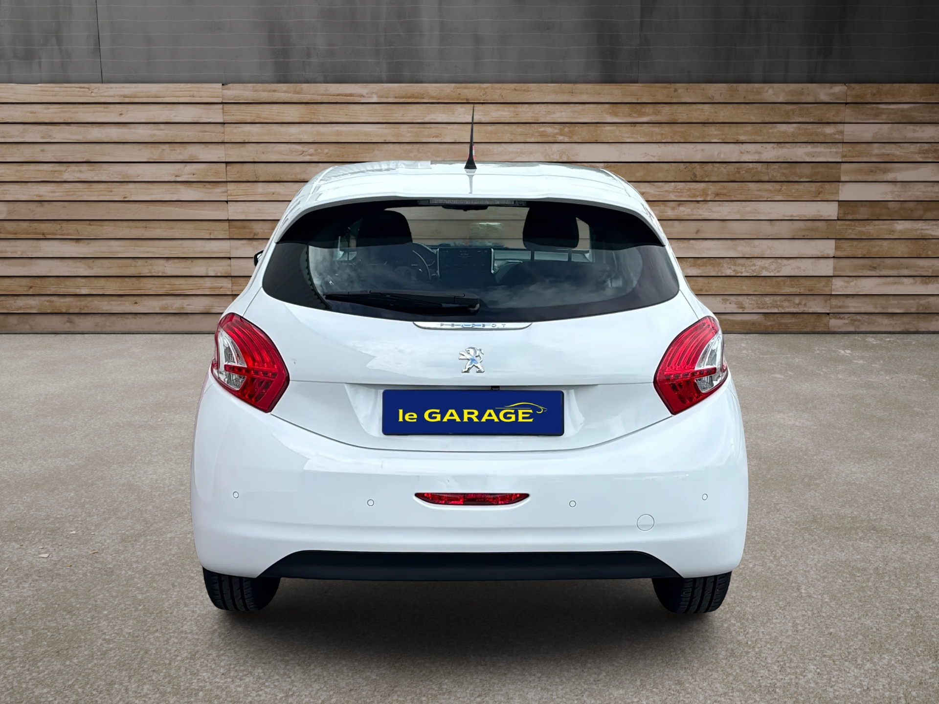 PEUGEOT 208 1.4 e-HDi Active EGS5-image-4