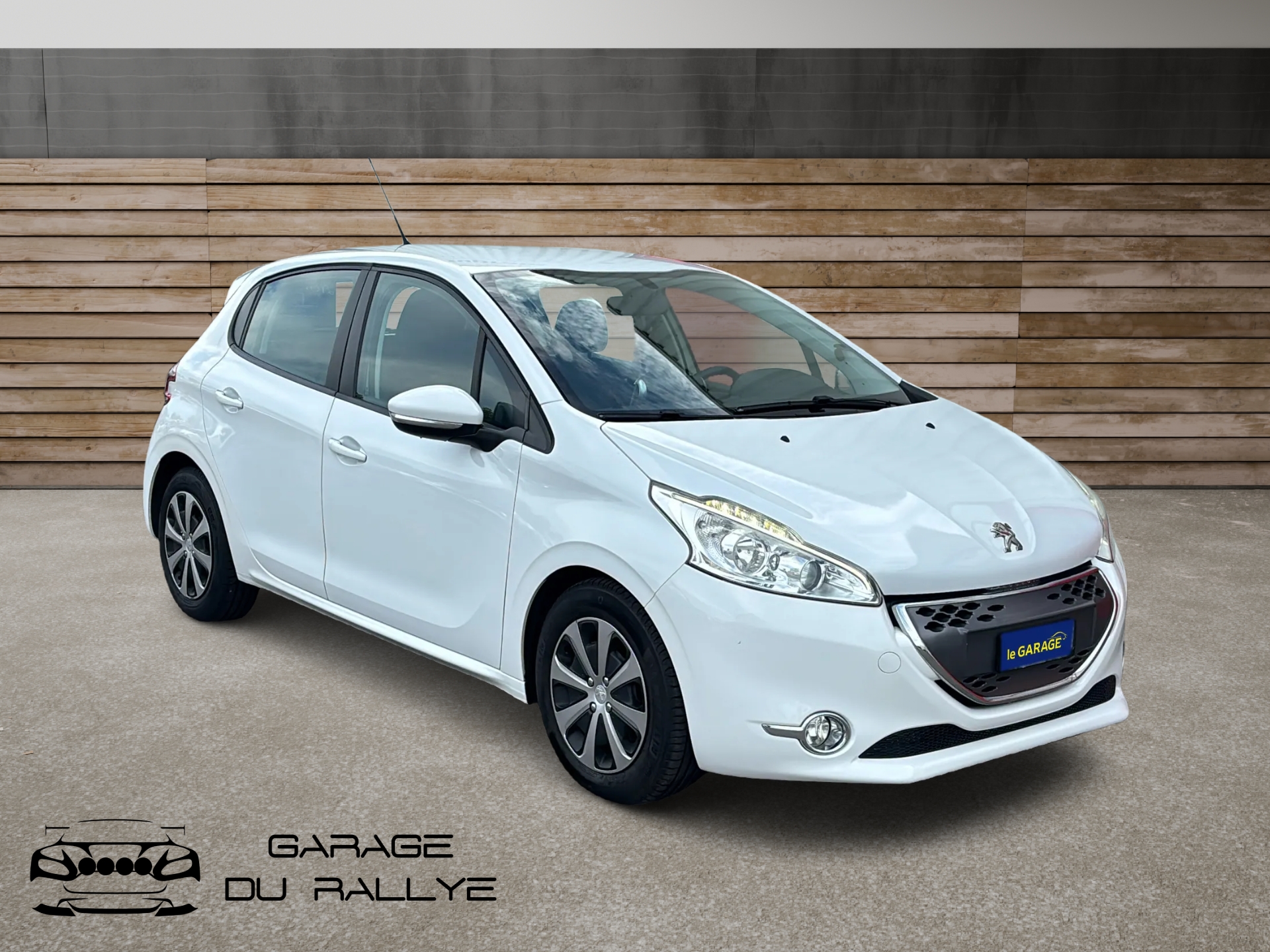 PEUGEOT 208 1.4 e-HDi Active EGS5-image-0