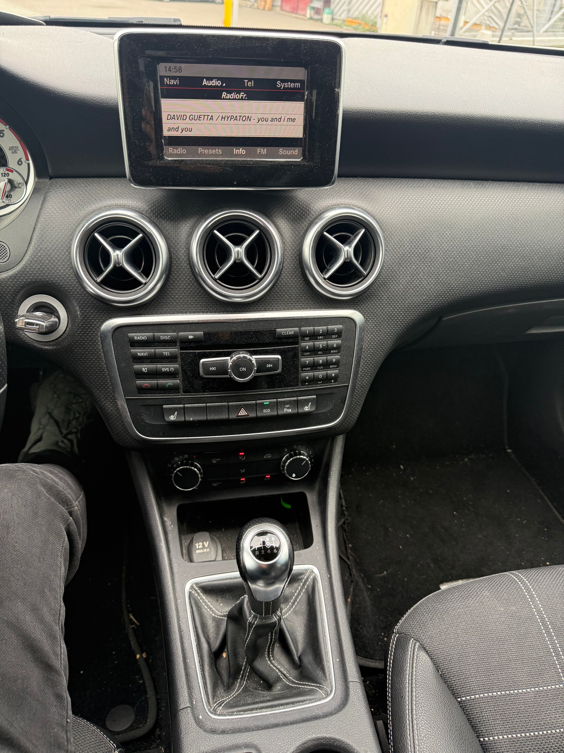 MERCEDES-BENZ A 180 CDI Urban-image-8