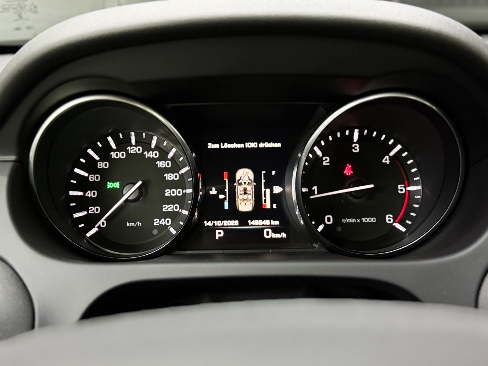 LAND ROVER Discovery Sport 2.0 TD4 HSE AT9-image-17